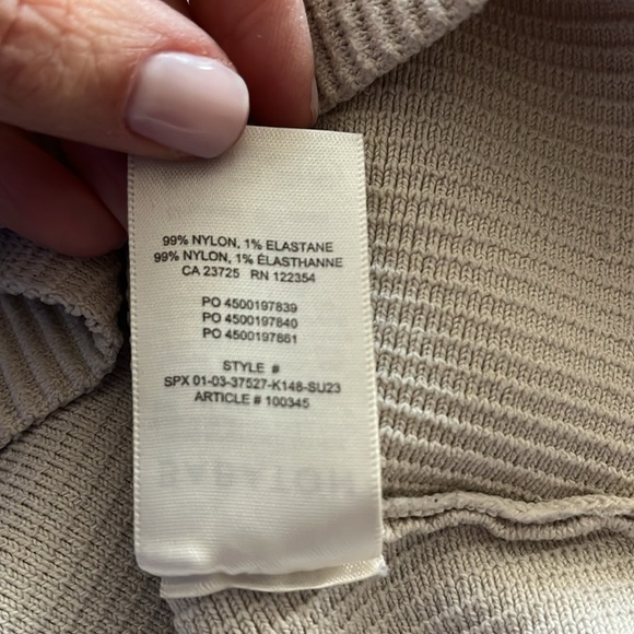 BABATON Aritizia sculpt flex round neck crop top size m - Picture 5 of 5